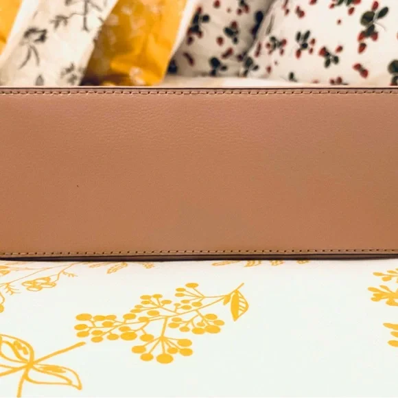 Kate Spade Schuyler Small Dome Crossbody NWOT - pink - Picture 5 of 10